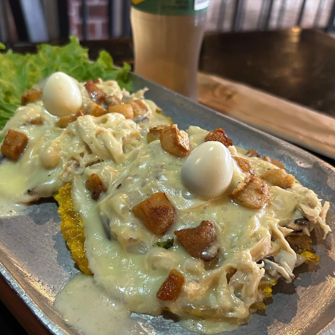 Patacolo pollo chicharrón